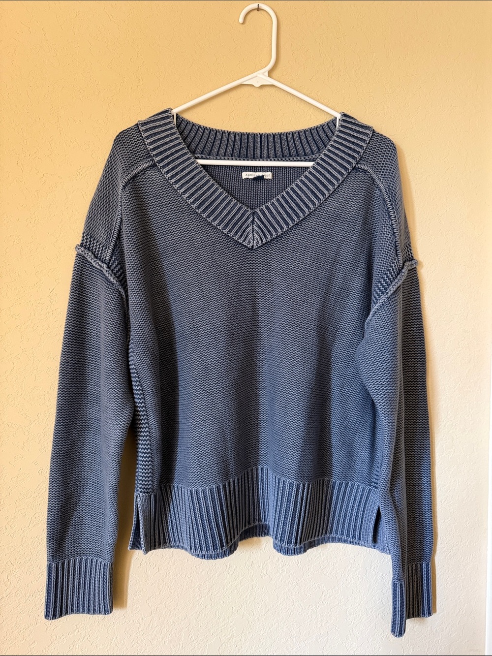 AE v-neck sweater